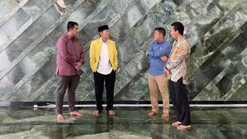 Ampon Bang ke 'Masjid Giok' Promosikan Wisata Religi