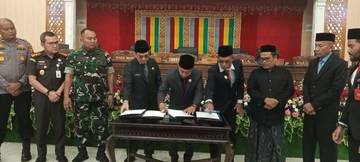 Pemkab dan DPRK Abdya Sahkan Qanun Pertanggung Jawaban APBK 