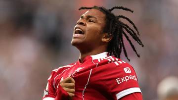 Ngumoha Cetak Sejarah sebagai Pencetak Gol Termuda Liverpool