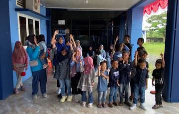 Keluarga Besar RRI Meulaboh Ikuti Lomba HUT RRI