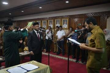 Gubernur Aceh Lantik Direktur PT Bank Aceh Syariah