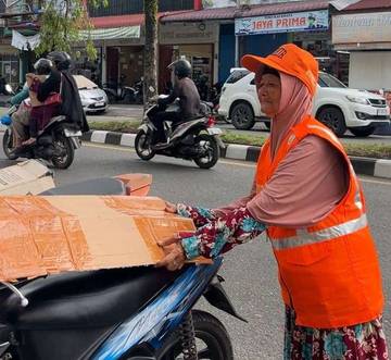 Berkah Rumisah Petugas Jukir Dapat Umrah dari Mifa