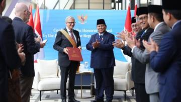Penghargaan Pemberian Presiden Prabowo pada Bill Gates