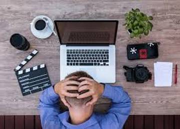 Mengenal Istilah "Workaholic": Ketika Bekerja Menjadi Kecanduan