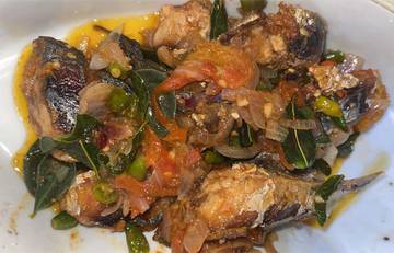Resep Ikan Goreng Daun Jeruk Cabai Rawit Pedas