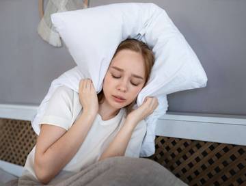 Cara Mudah Mengatasi Masalah Tidur Berdengkur yang Mengganggu
