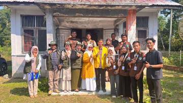 Rektor UTU Monev Mahasiswa KKN di Aceh Jaya