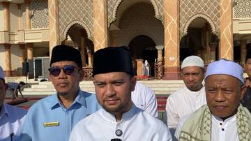Wabup Aceh Barat Bagikan Ribuan Masker