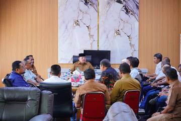 Bupati Tegaskan PMKS Wajib Beli Sawit Sesuai Harga