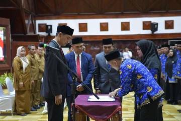 Sekda Aceh Lantik 201 Kepala Sekolah