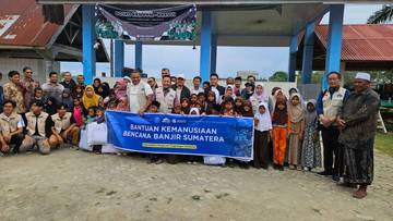 Rektor UTU Bersama MRPTNI Salurkan Bantuan Bencana Alam