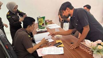 Polres Aceh Barat Serahkan Dua Tersangka Kasus Sabu pada Kejari