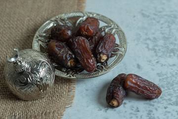 Manfaat Sehat Konsumsi Buah Kurma Bagi Tubuh