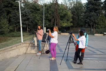 Cara Cepat Menggunakan Tripod untuk Kualitas Pengambilan Gambar