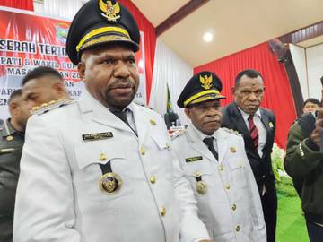 Bupati Intan Jaya Ancam Pecat ASN Mangkir Kerja