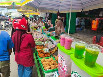 Pasar Kali Bobo Ramai Penjual Takjil Khas Nabire