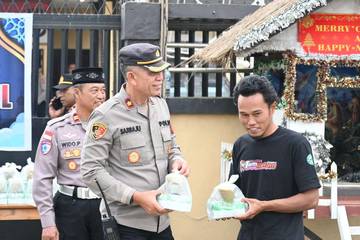 Semarak Ramadhan, Polres - Bhayangkari Dogiyai Tebar Takjil