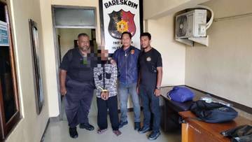Polsek Nabire Kota Serahkan Tersangka Pembunuhan ke Kejaksaan