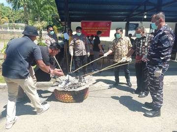Empat Tersangka Narkoba Ditangkap, Barang Bukti Dimusnahkan