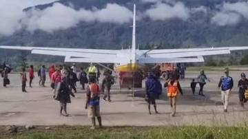 Bandara Ilaga Mendadak Tegang Ketika Terdengar Suara Tembakan