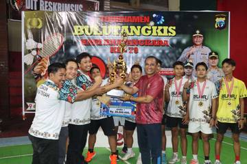 Kapolda Alferd Papare Tutup Turnamen Bulutangkis Hari Bhayangkara