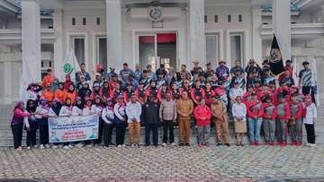 Bupati Mesak Magai Lepas KORMI Nabire ke FORNAS