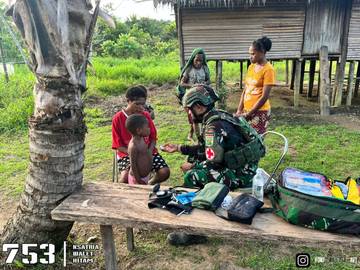 Merah Putih Sehat, TNI Berikan Pelayanan Kesehatan Keliling