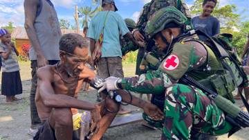 Yonif 753/AVT, Lakukan Pelayanan Kesehatan Kampung Muara