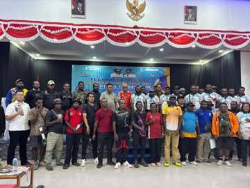 Brigjen Alfred Kobarkan Semangat Olahraga Voli Papua Tengah