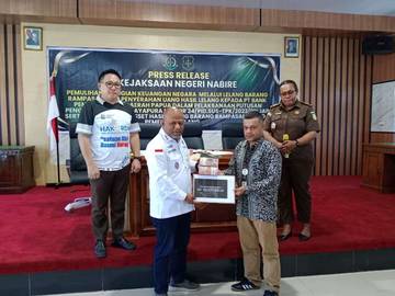 Lelang Barang Rampasan Kejari Nabire Kembalikan Aset Negara