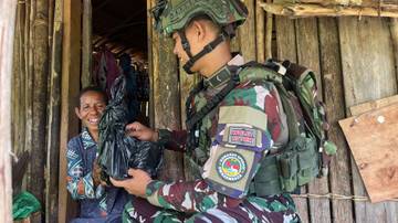 Anjangsana TNI: Hangatkan Hati Masyarakat Perbatasan