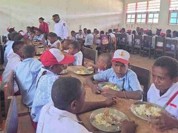 Bupati Paniai Kunjungi SD Mayubutu, Perkuat Program SSH