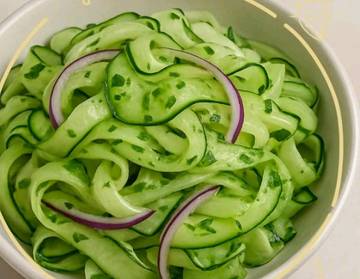 Salad Timun Kyuri, Menu Segar Favorit Keluarga