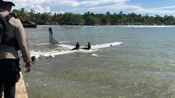 Pesawat Smart Air Mendarat Darurat Di Laut Nabire