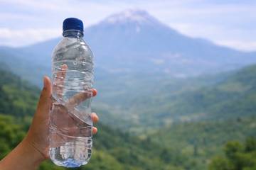 Perbedan Air Mineral dan Air Demineral