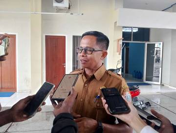 DLH Nabire Himbau Warga Taati Jam Buang Sampah
