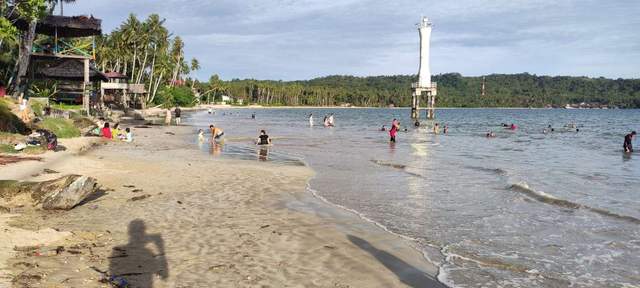 Pantai Sorake, Favorit Anak Untuk Belajar Berenang 