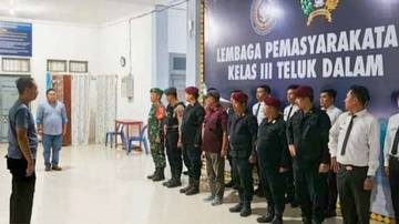 Razia Gabungan di Lapas Kelas III Teluk Dalam