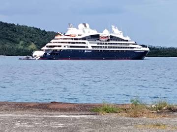 Wisatawan Kapal Pesiar Jacques le Cartier Kunjungi Bawomataluo