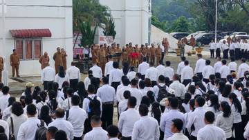Bupati dan Wabup-Nisel Serahkan SK-PPPK Paruh-Waktu Secara Simbolis