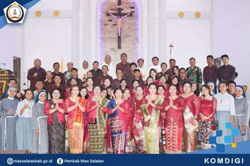 Wabup Nisel Hadiri Pemberkatan Gereja Santo Rafael Ulususua