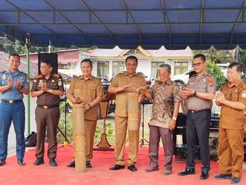 Permudah Layanan Adminduk, Pemkab Nisel Luncurkan PANTAI DASIWA