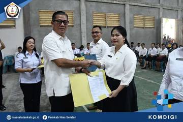 Bupati Nisel Serahkan SK PPPK Paruh-Waktu di LASORI
