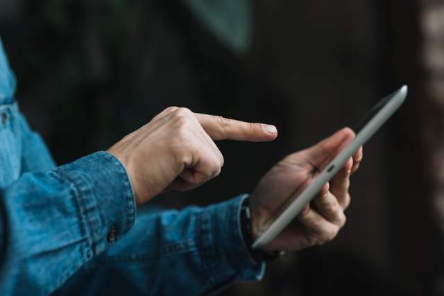 Doom Scrolling: Bahaya Tersembunyi di Balik Layar