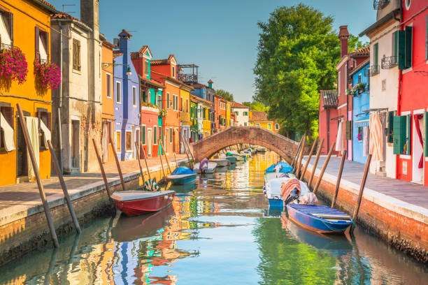 Keunikan Burano, Pulau Warna Warni di Venesia