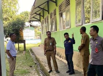 DPRD Minta Perbaikan Ruang Kelas SMPN 2 Nusa
