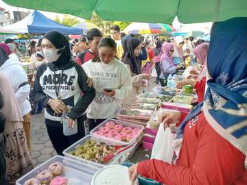 Donat Kentang Laris Manis di Pasar Tani Nunukan