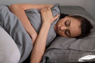 Bahaya Tidur Setelah Sahur Terhadap Kesehatan Pencernaan