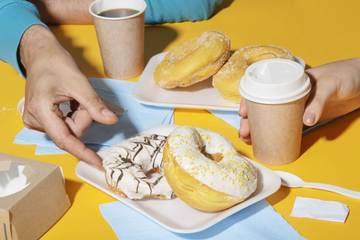 Lima Donat yang Cocok Jadi Teman Minum Kopi