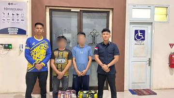 Dua WNA Malaysia Berhasil Diamankan Oleh Petugas Imigrasi 
